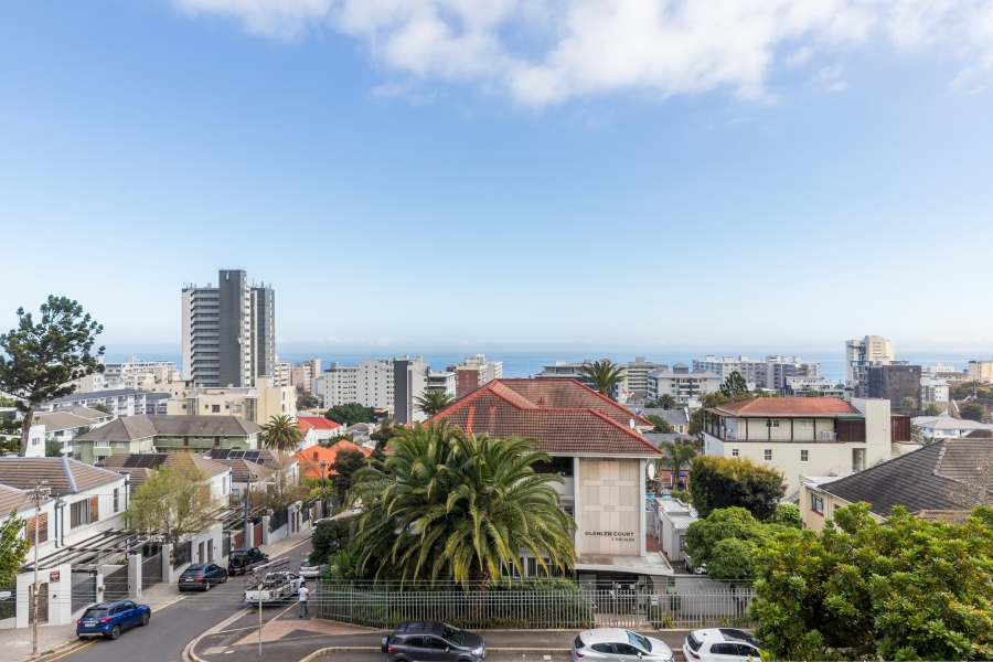 2 Bedroom Property for Sale in Sea Point Western Cape